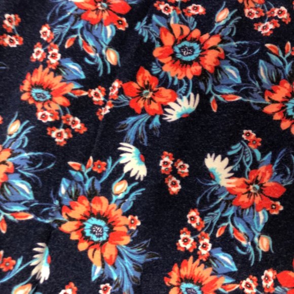 Torrid Navy Floral Crochet Trim Tank Top Size 2 - Picture 4 of 7